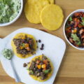 Receta de arepas de carne de res molida con frijoles y aguacate