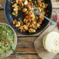 arepas con poolo y aguacate al estilo colombiano