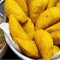 empanadas valunas rellenas de carne de res, pollo o cerdo